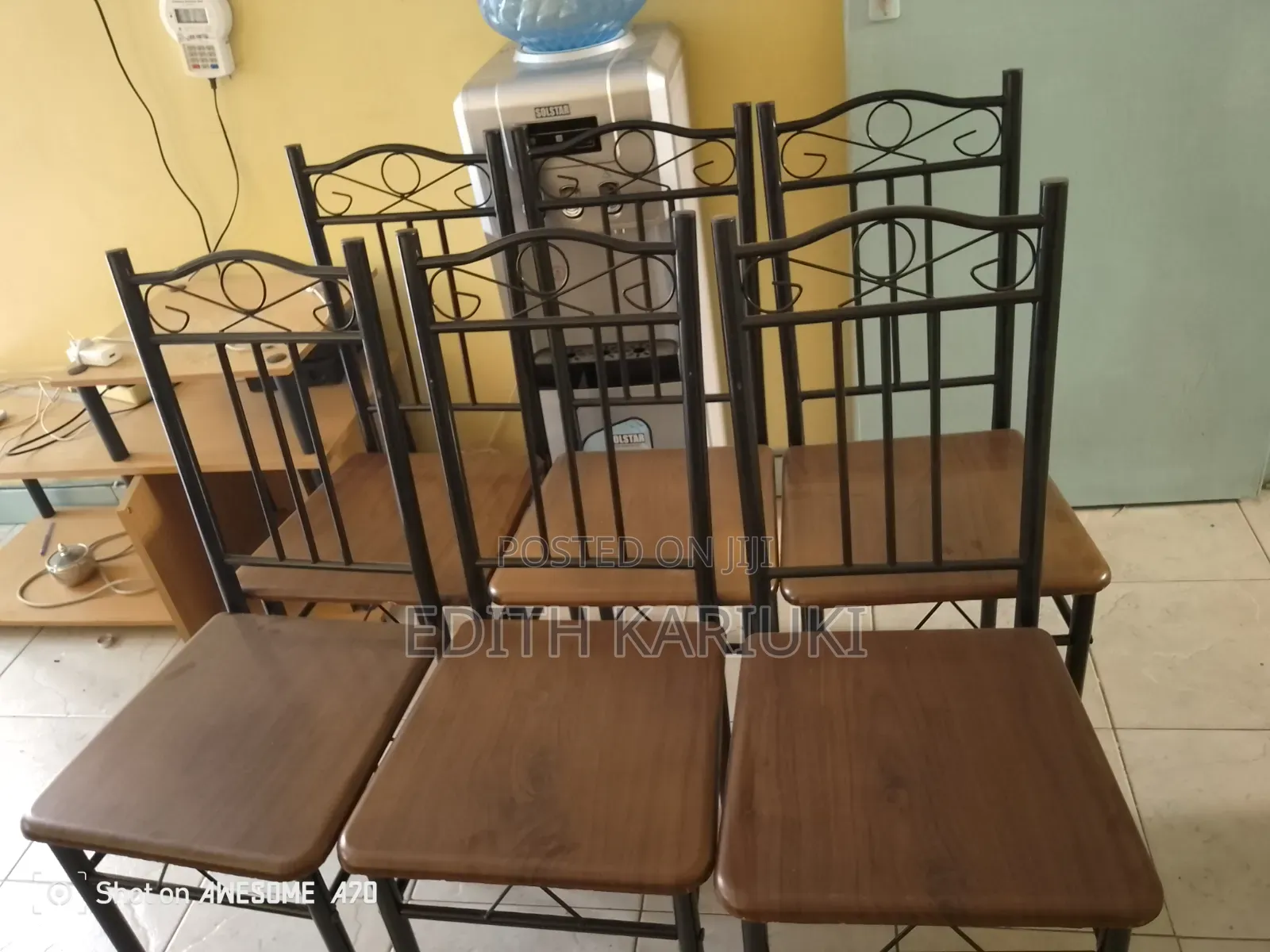 Selling Dining Table