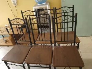 Selling Dining Table