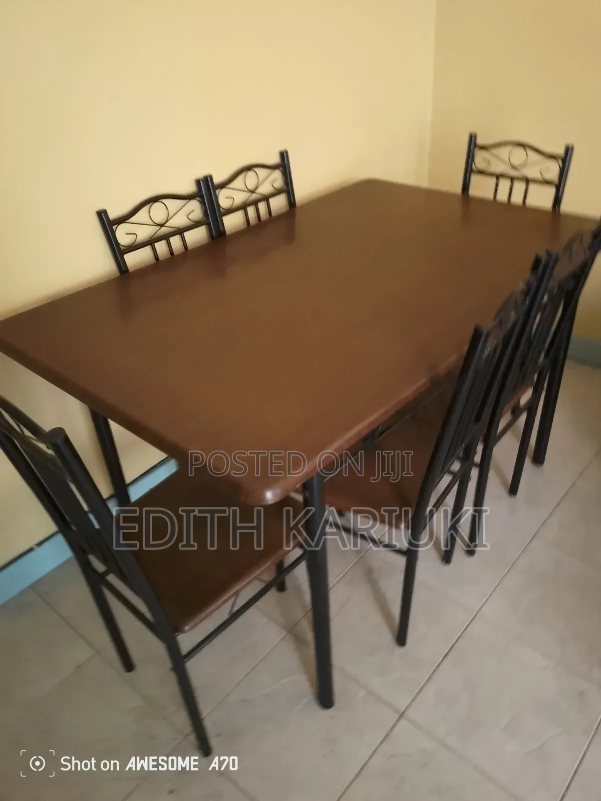 Selling Dining Table