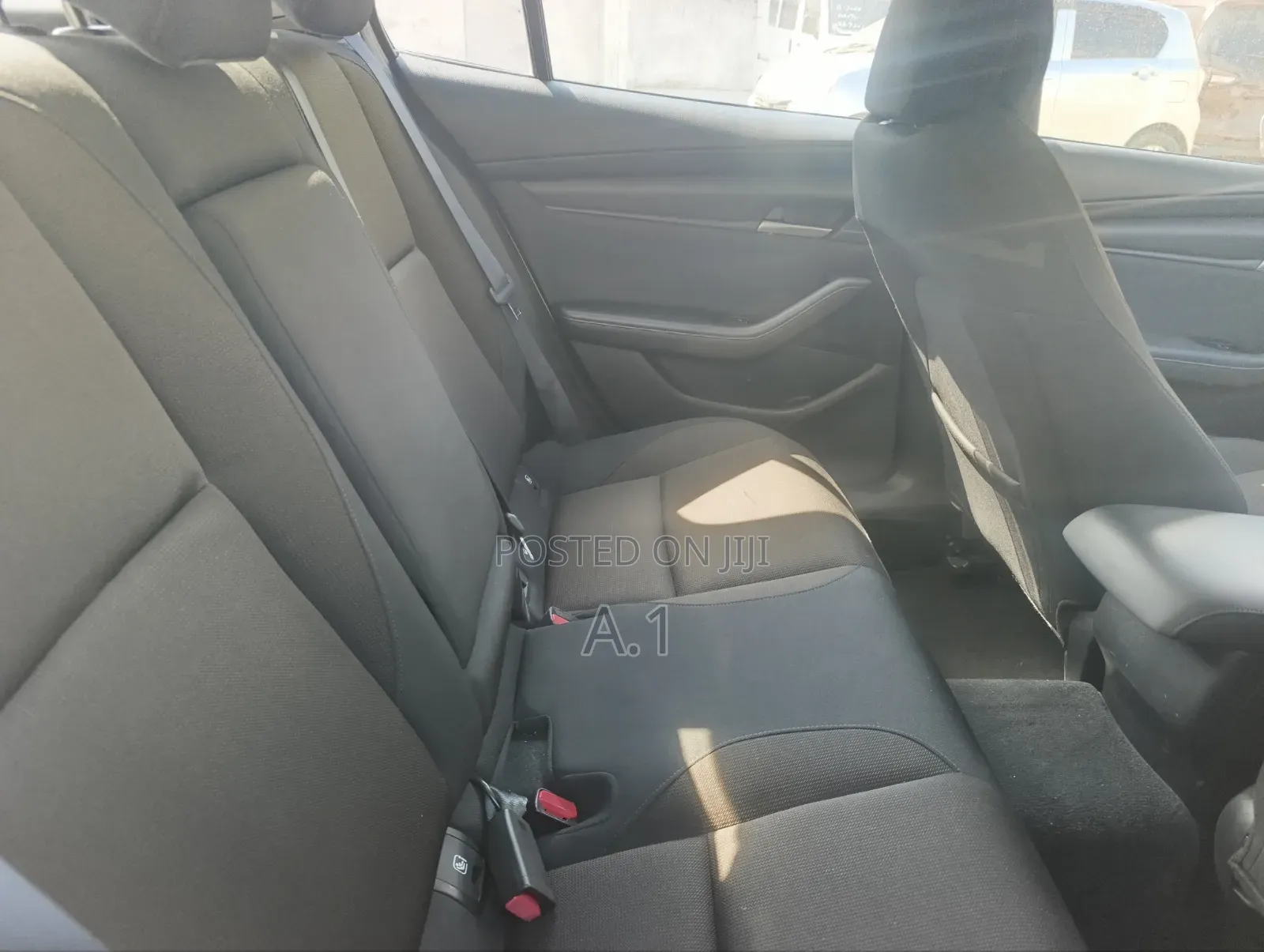 Mazda 3 2019 Off white