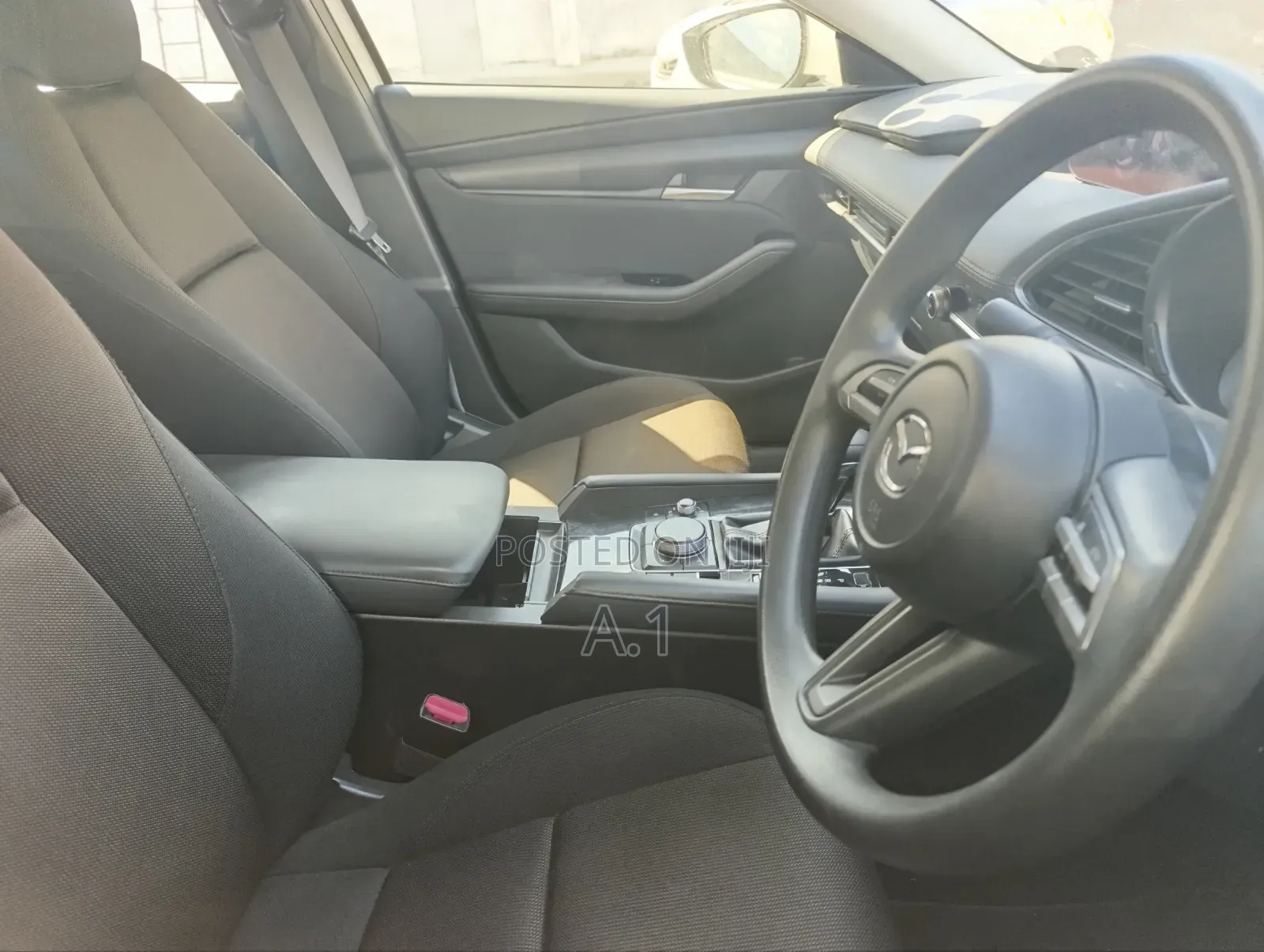 Mazda 3 2019 Off white