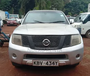 Nissan Pathfinder 2013 Silver