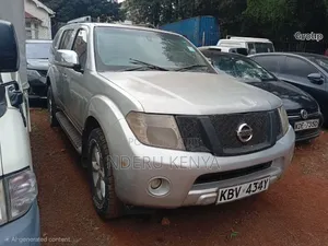 Nissan Pathfinder 2013 Silver