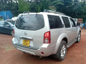 Nissan Pathfinder 2013 Silver