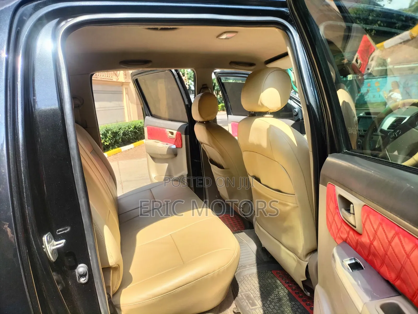 Toyota Hilux 2011 Black