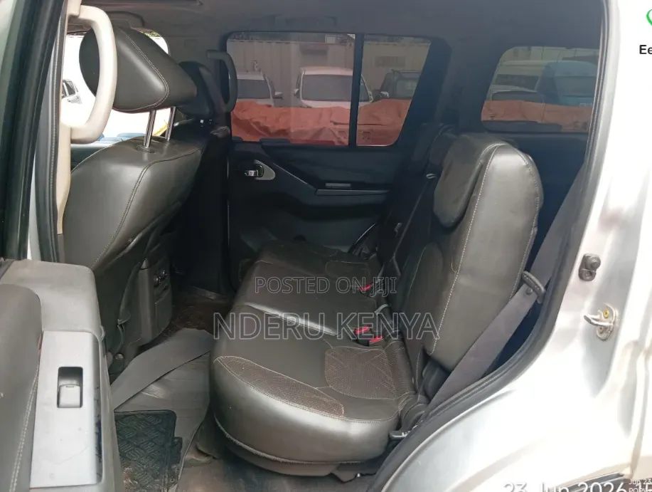 Nissan Pathfinder 2013 Silver