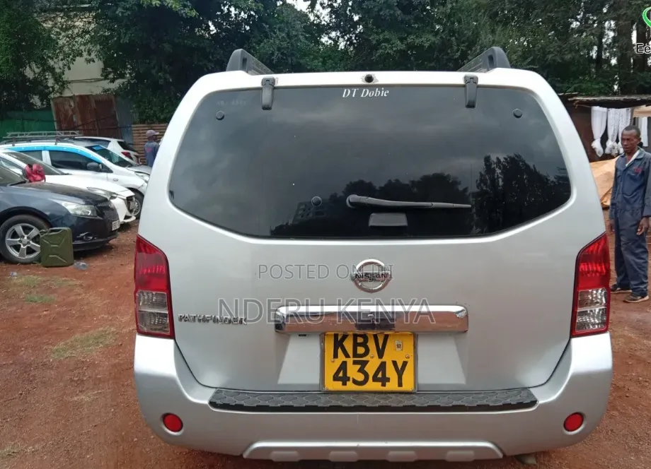 Nissan Pathfinder 2013 Silver