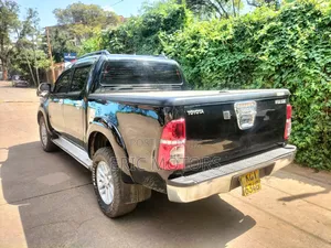 Toyota Hilux 2011 Black