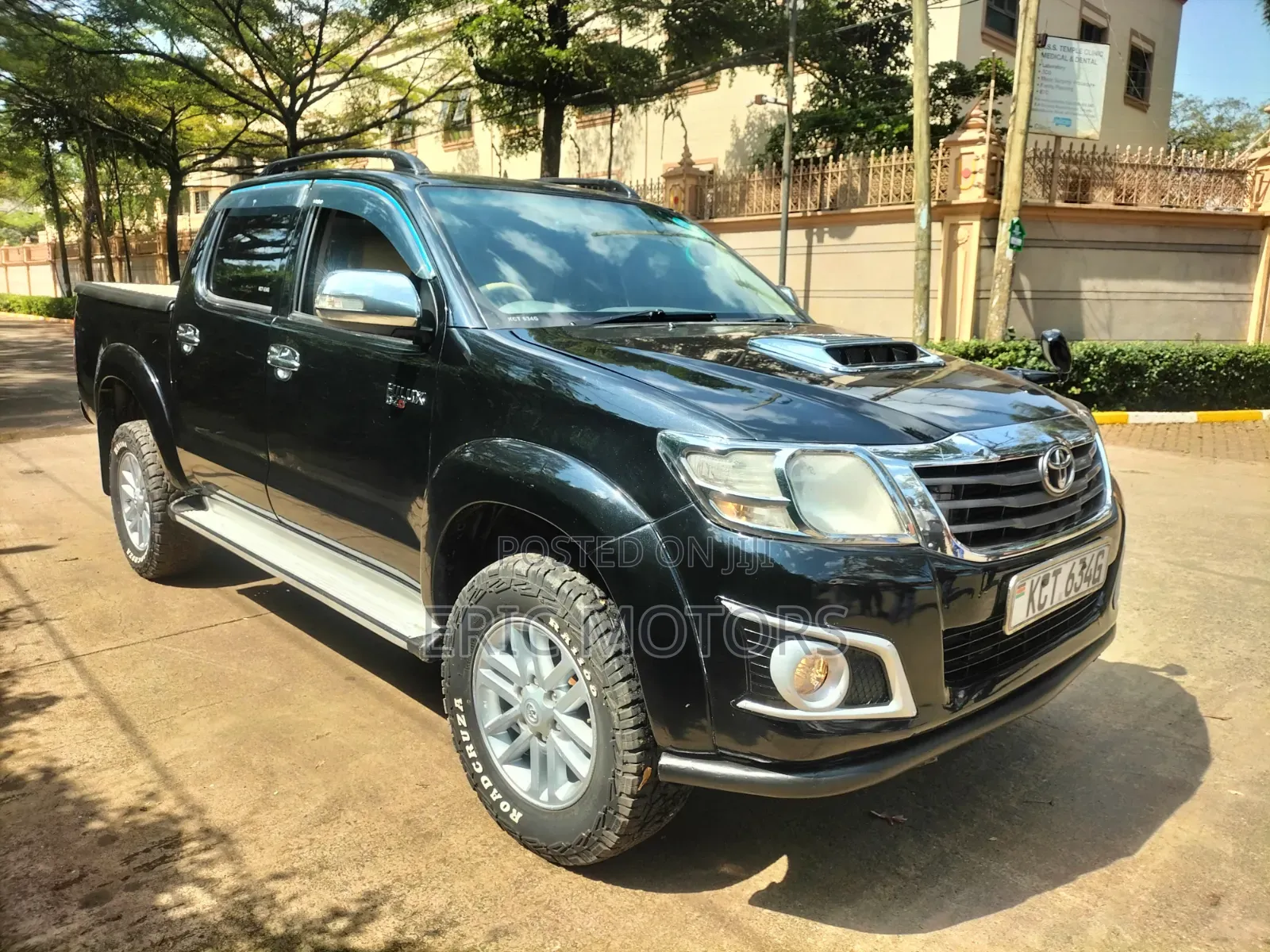 Toyota Hilux 2011 Black