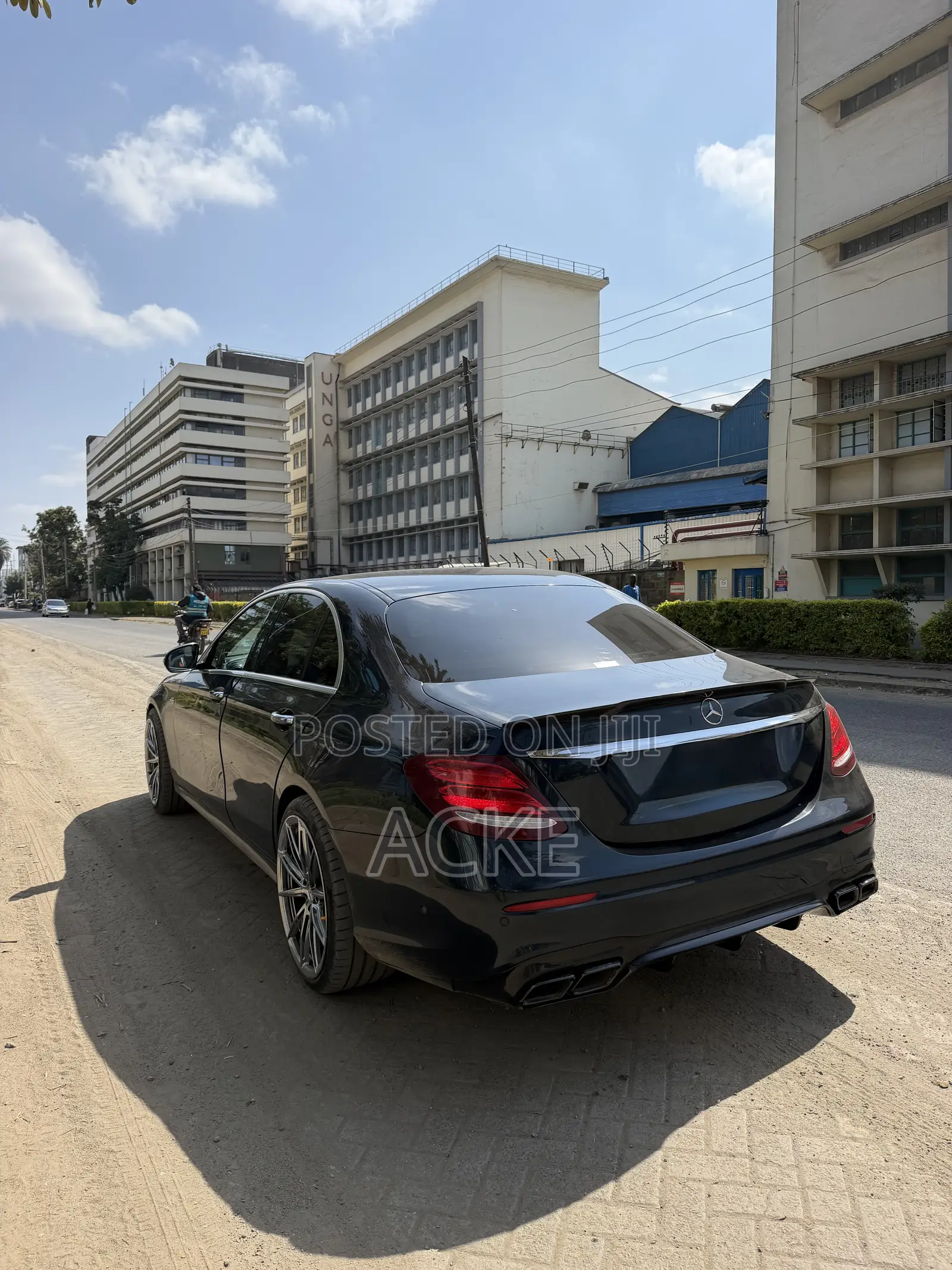 Mercedes-Benz E200 2019 Blue
