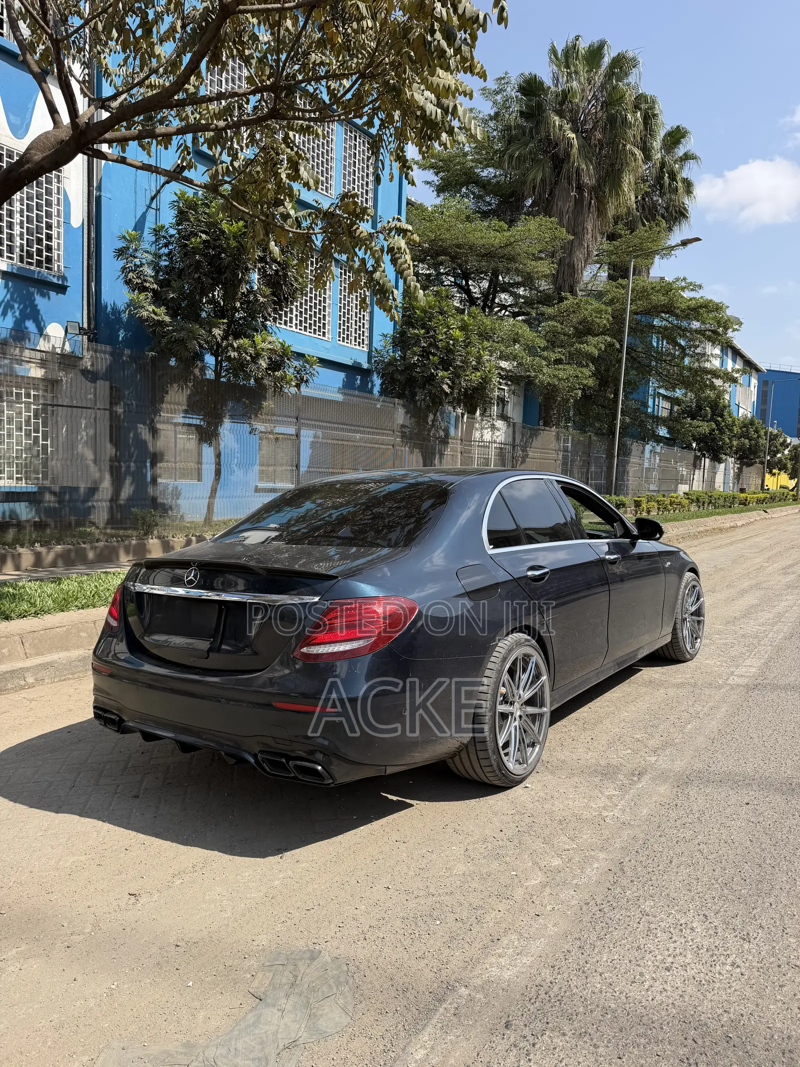 Mercedes-Benz E200 2019 Blue