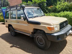 Toyota Land Cruiser 2010 Beige