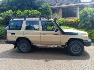 Toyota Land Cruiser 2010 Beige