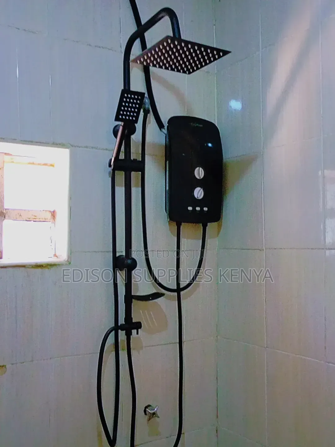 Black Lirlee Tankless Instant Water Heater With Pump Salty/Fresh