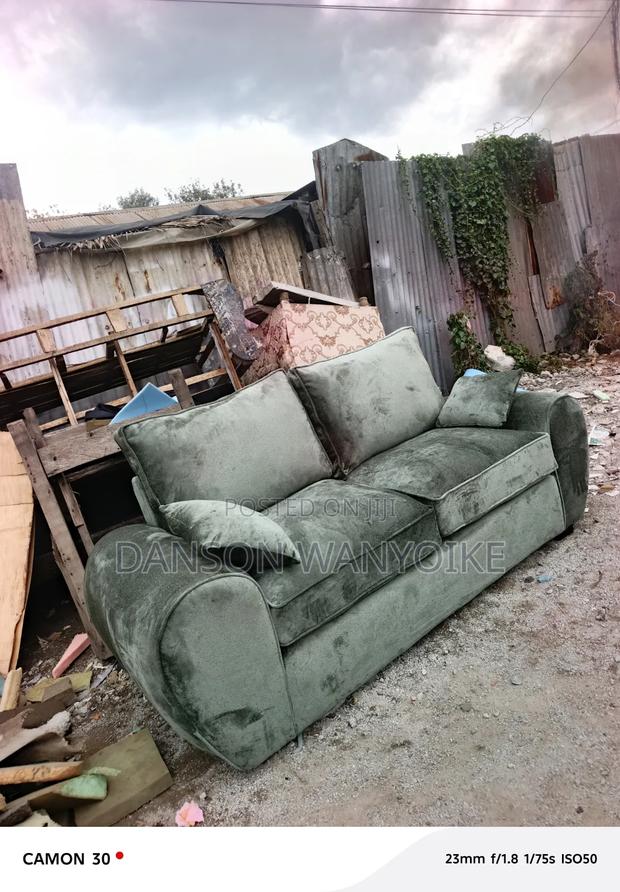 Momba La Sofa on Sale - thumbnail 2