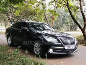 Toyota Crown 2014 Black