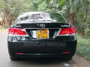 Toyota Crown 2014 Black
