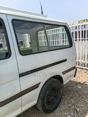 Toyota HiAce 2004 White