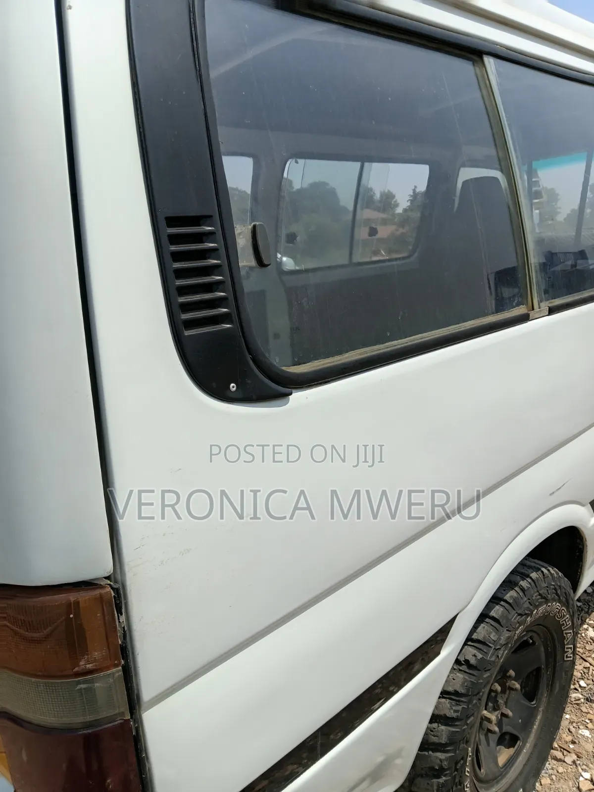 Toyota HiAce 2004 White