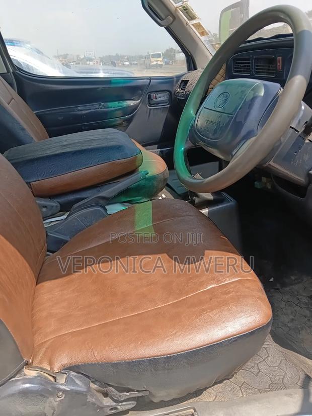 Toyota HiAce 2004 White - thumbnail 6