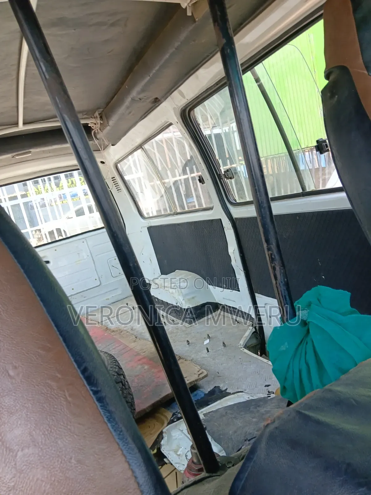 Toyota HiAce 2004 White