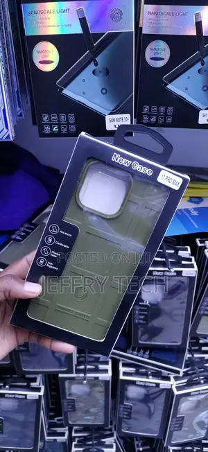 iPhone 17 Pro Max- Internal Groove Pattern for Impact Absorption Case