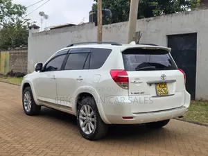 Toyota Vanguard 2012 White