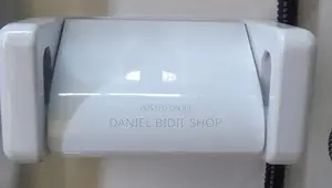 Plastic Tissue Holder