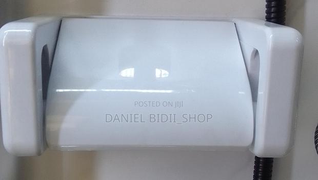 Plastic Tissue Holder
