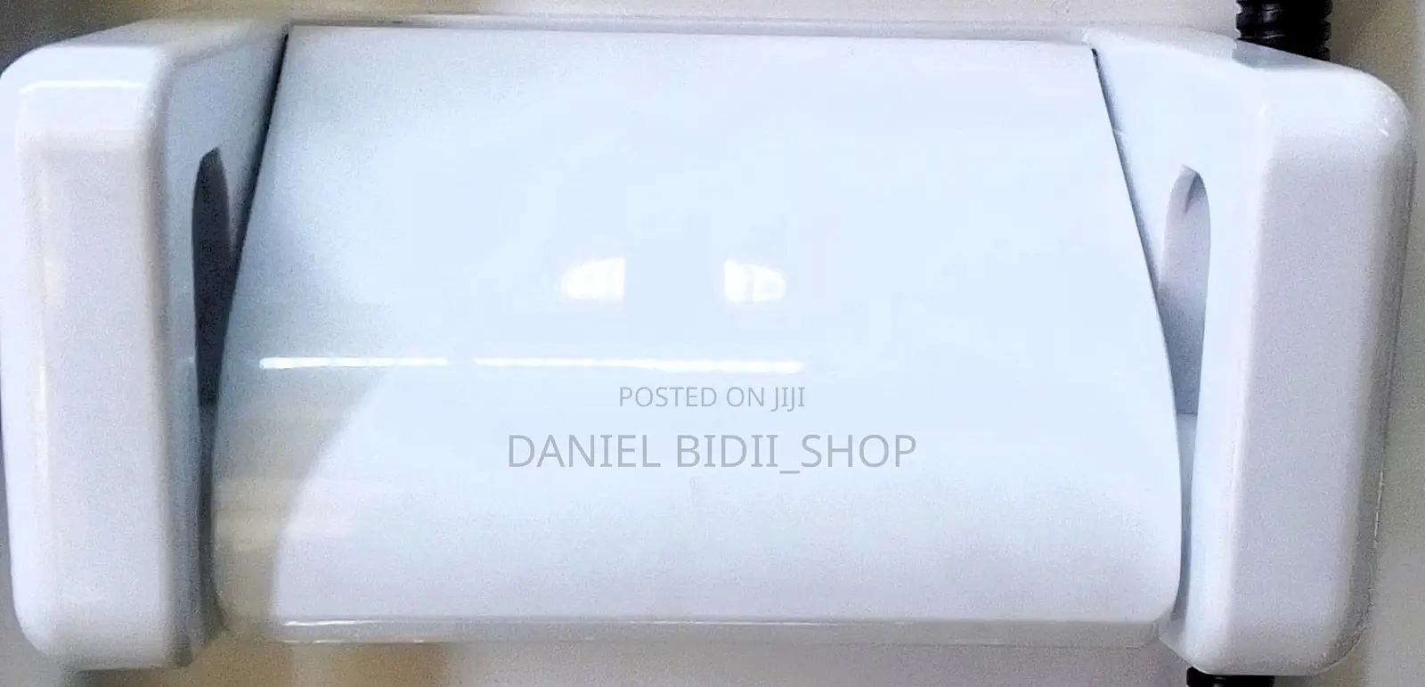 Plastic Tissue Holder