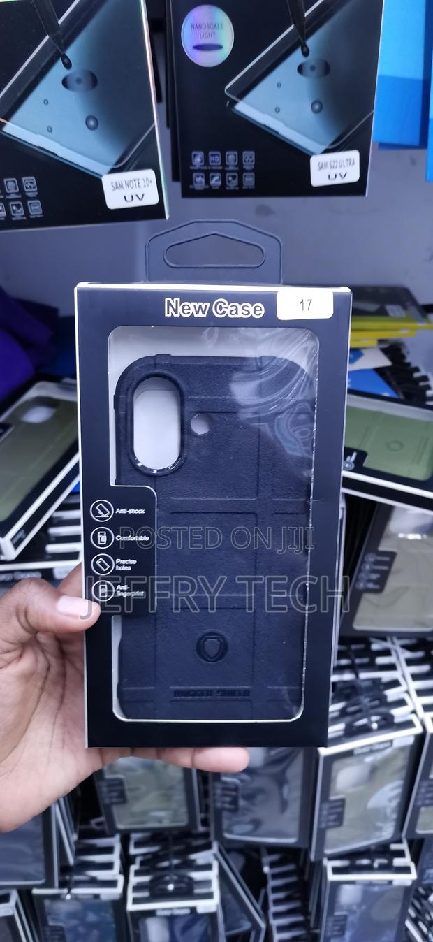 iPhone X / iPhone Xs Pill-Shaped Vertical Cutout Case - main view