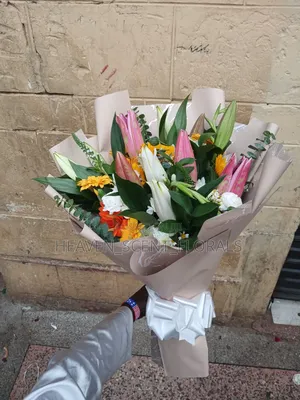Lillie's and Roses Luxury Bouquet