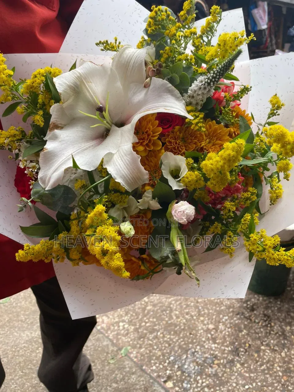 Lillie's and Roses Luxury Bouquet