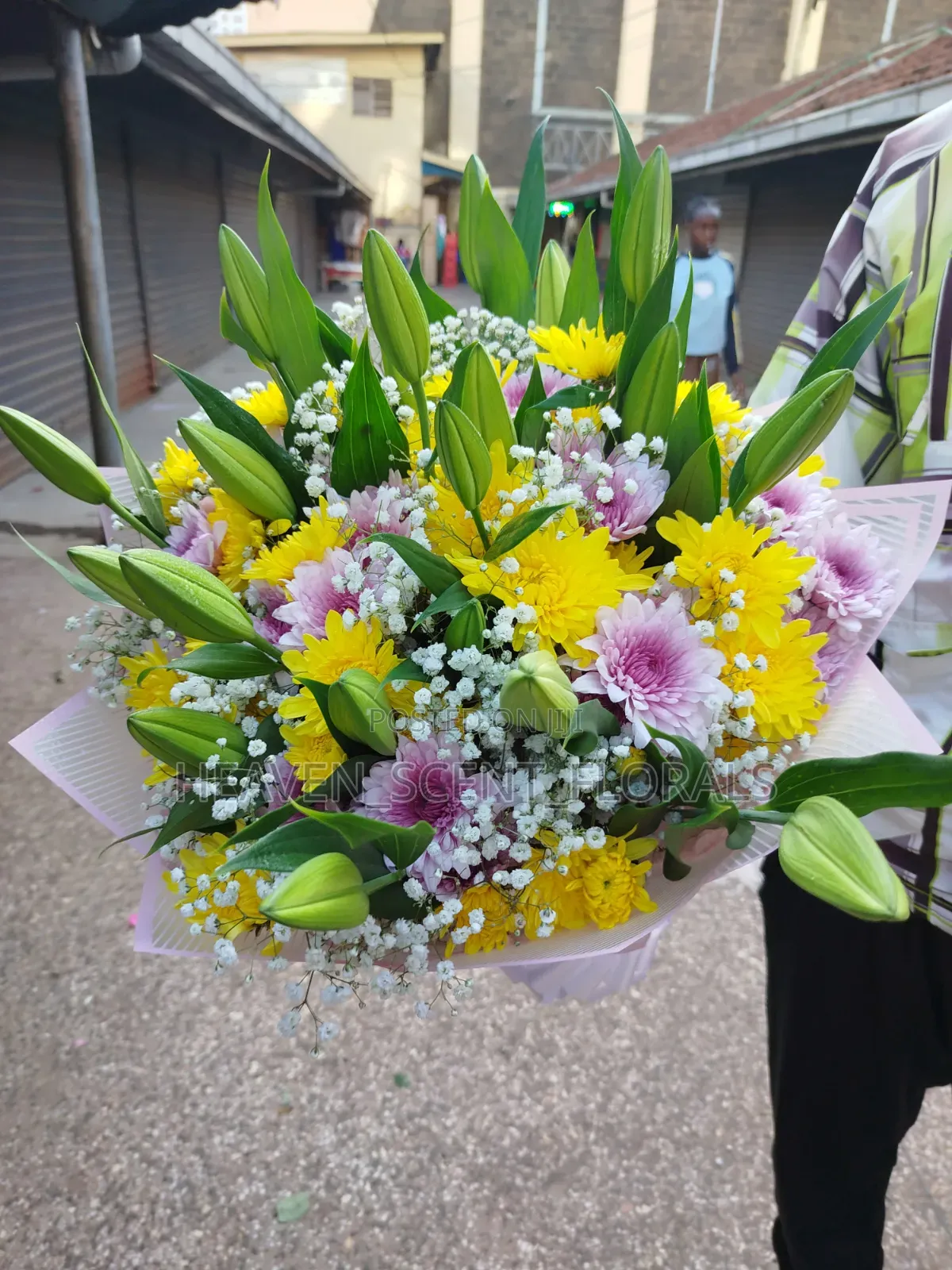 Lillie's and Roses Luxury Bouquet