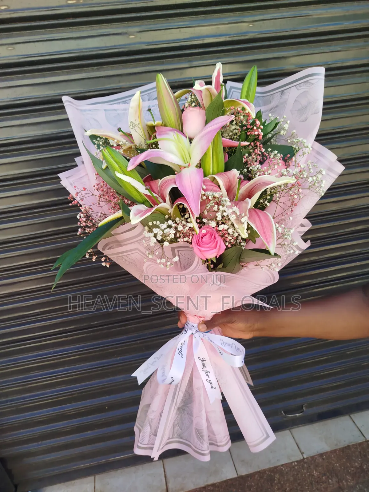 Lillie's and Roses Luxury Bouquet