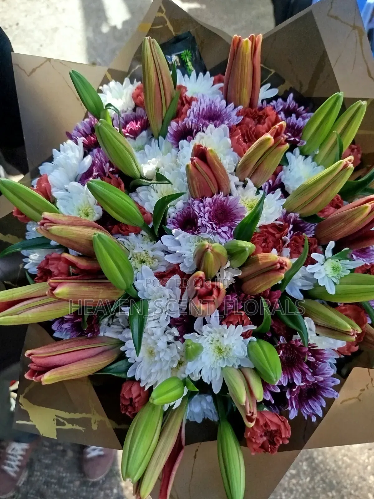 Lillie's and Roses Luxury Bouquet