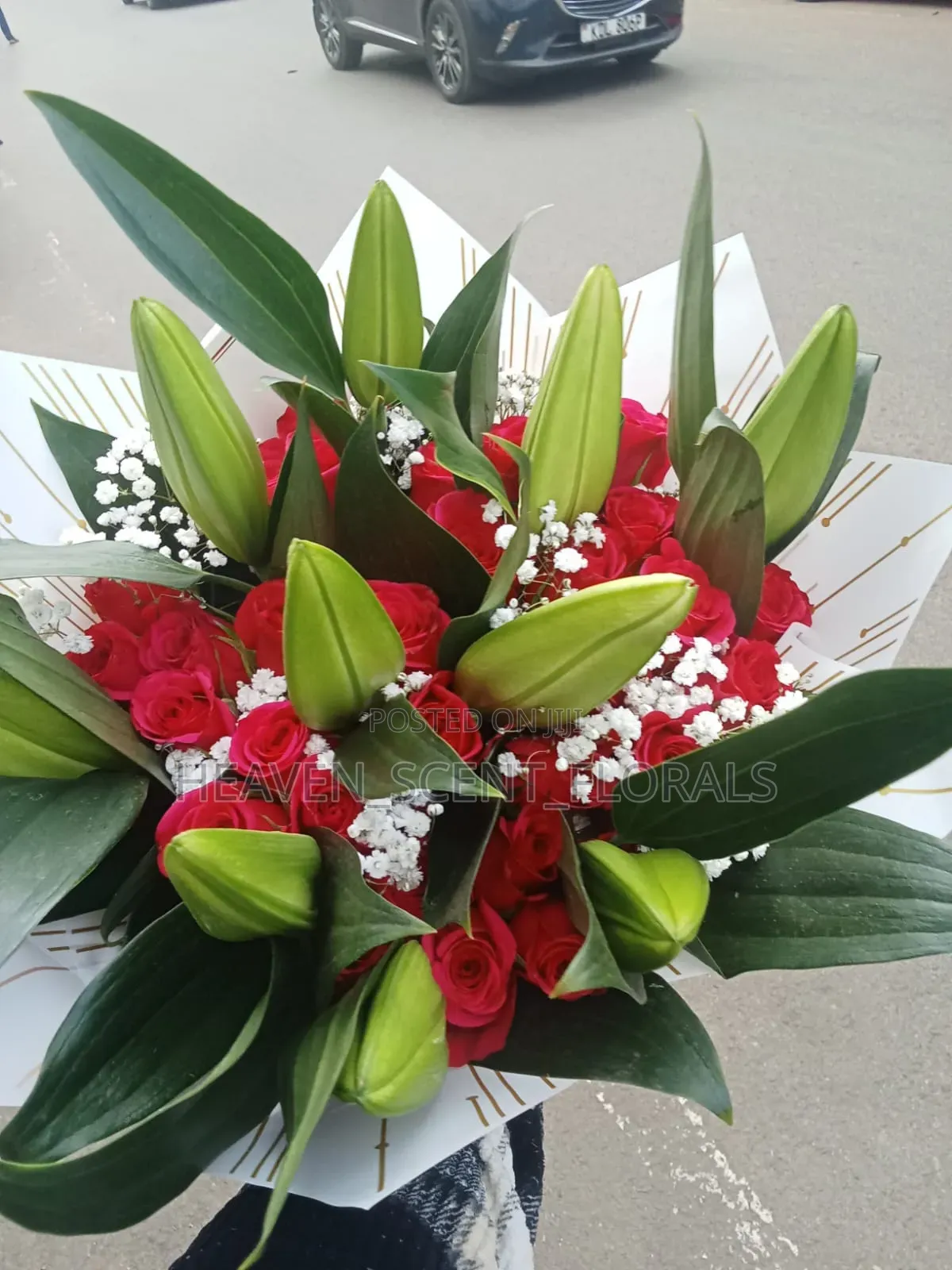 Lillie's and Roses Luxury Bouquet