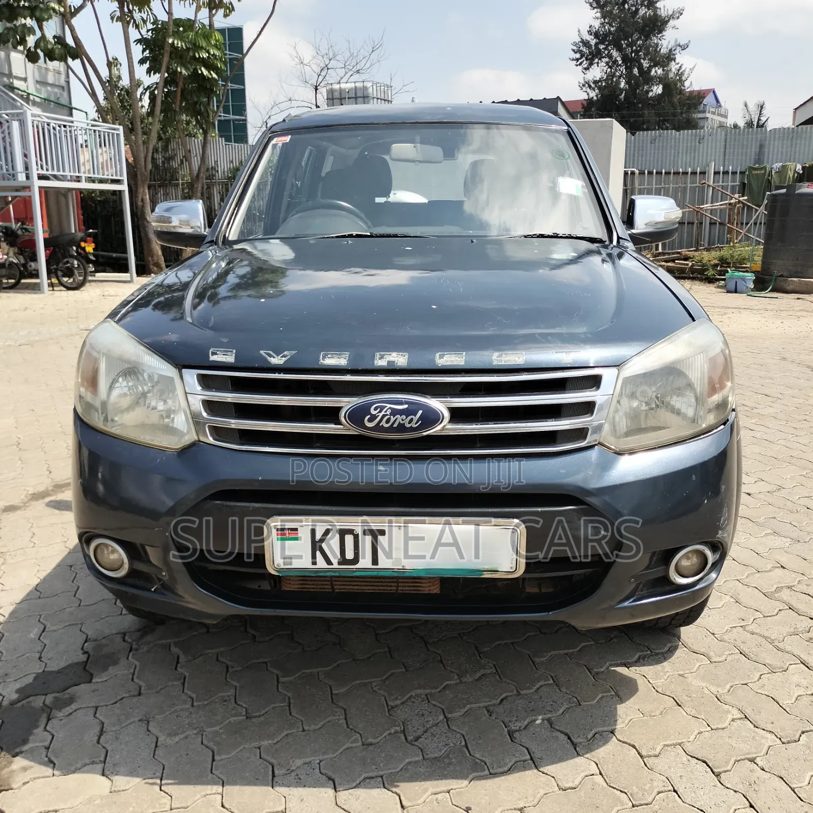 Ford Everest 2013 Gray