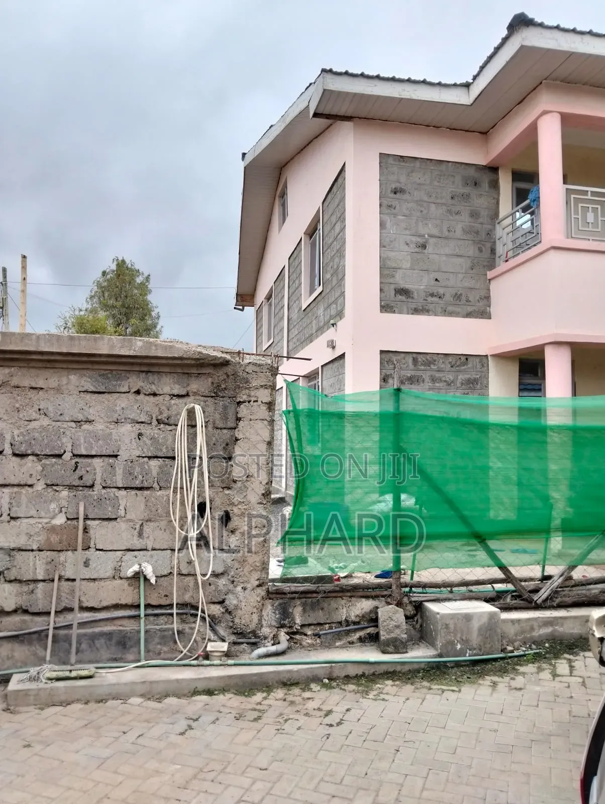 6bdrm Block of Flats in Mwana Nchi Road, Gateway Mall Area for sale