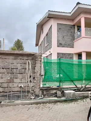 6bdrm Block of Flats in Mwana Nchi Road, Gateway Mall Area for sale