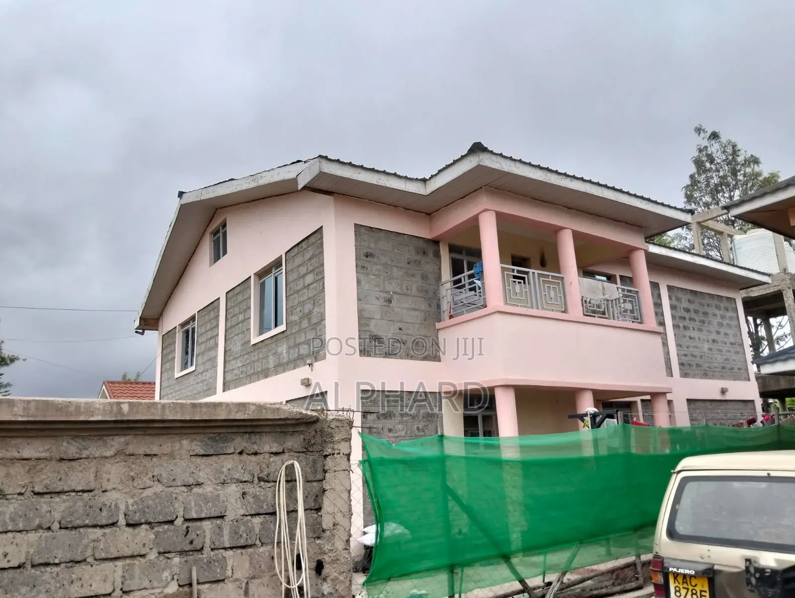 6bdrm Block of Flats in Mwana Nchi Road, Gateway Mall Area for sale