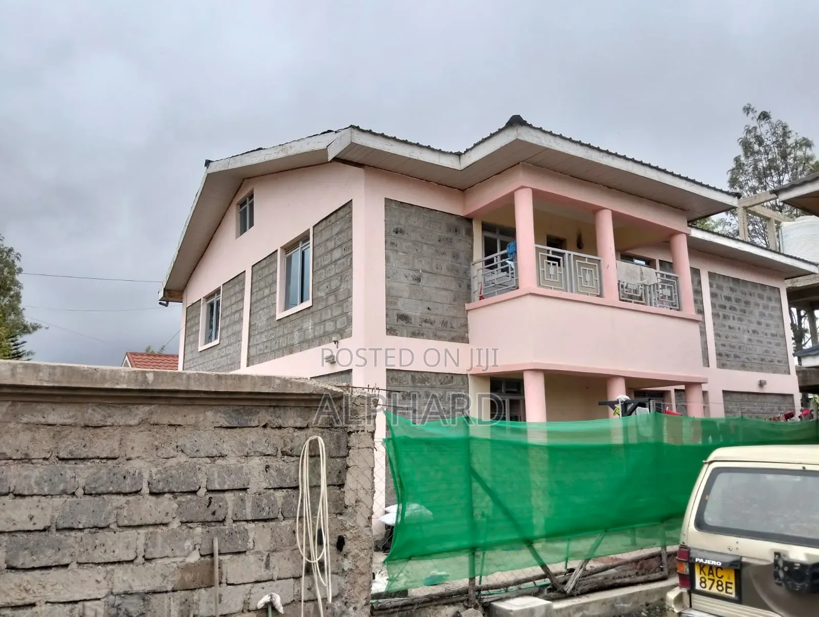 6bdrm Block of Flats in Mwana Nchi Road, Gateway Mall Area for sale