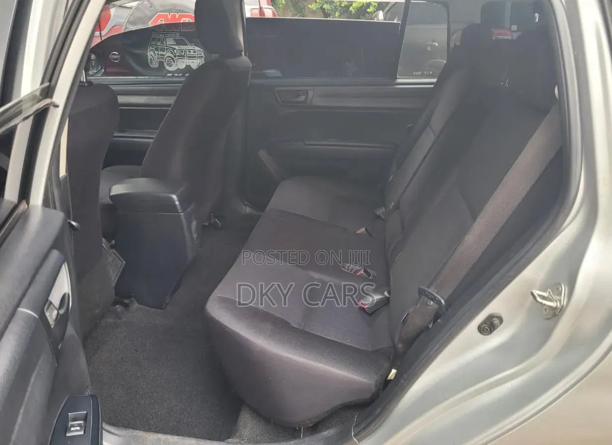 Toyota Corolla Fielder 2016 Silver