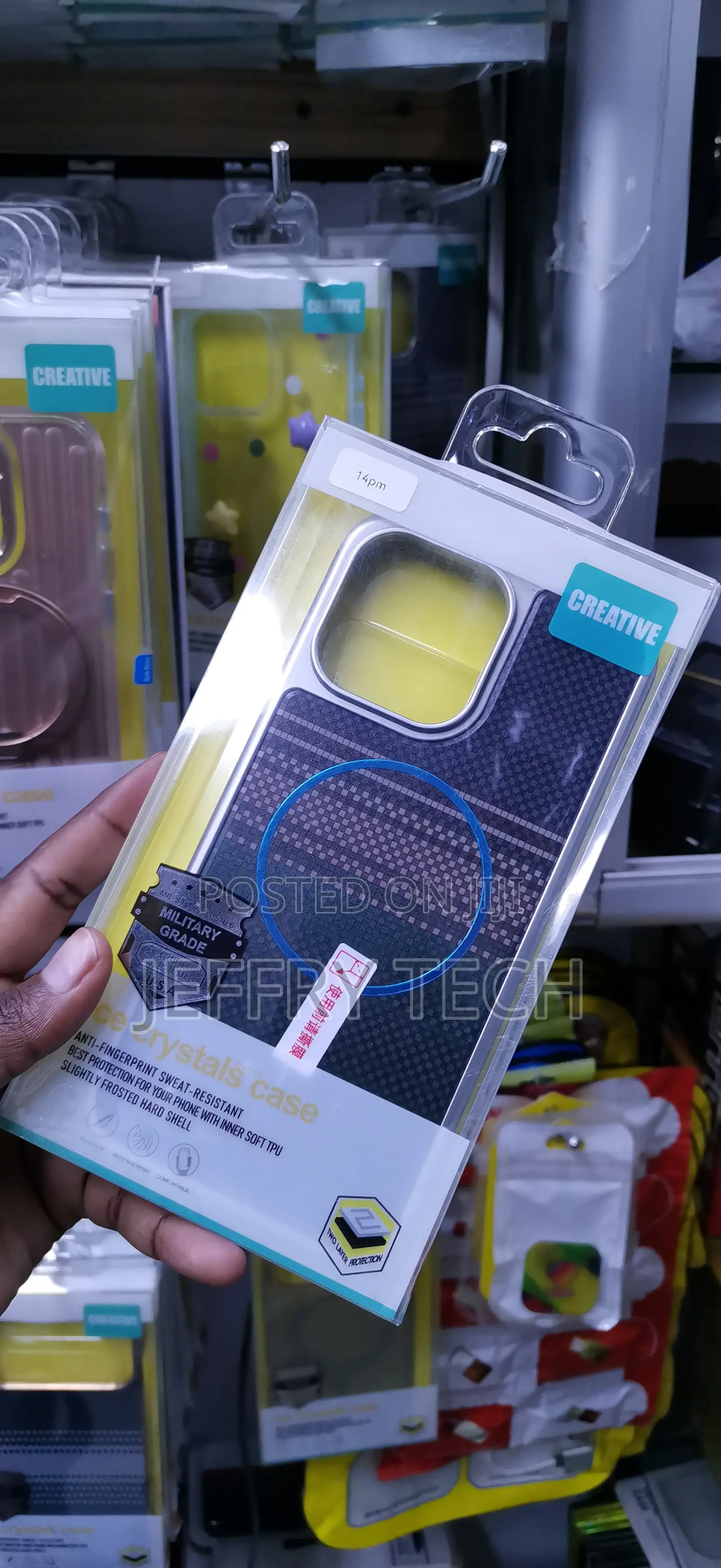 iPhone 14 or 15 Woven-Style and Carbon-Fiber Magsafe Case