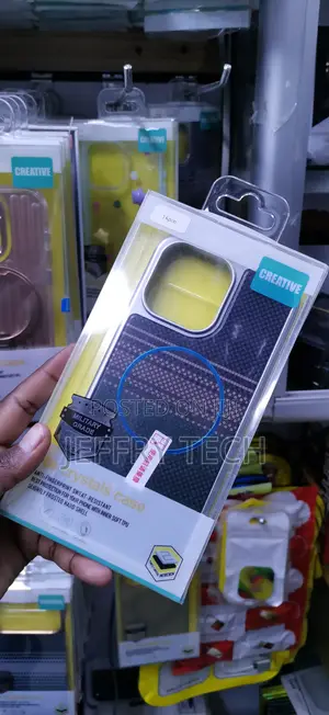 iPhone 14 or 15 Woven-Style and Carbon-Fiber Magsafe Case