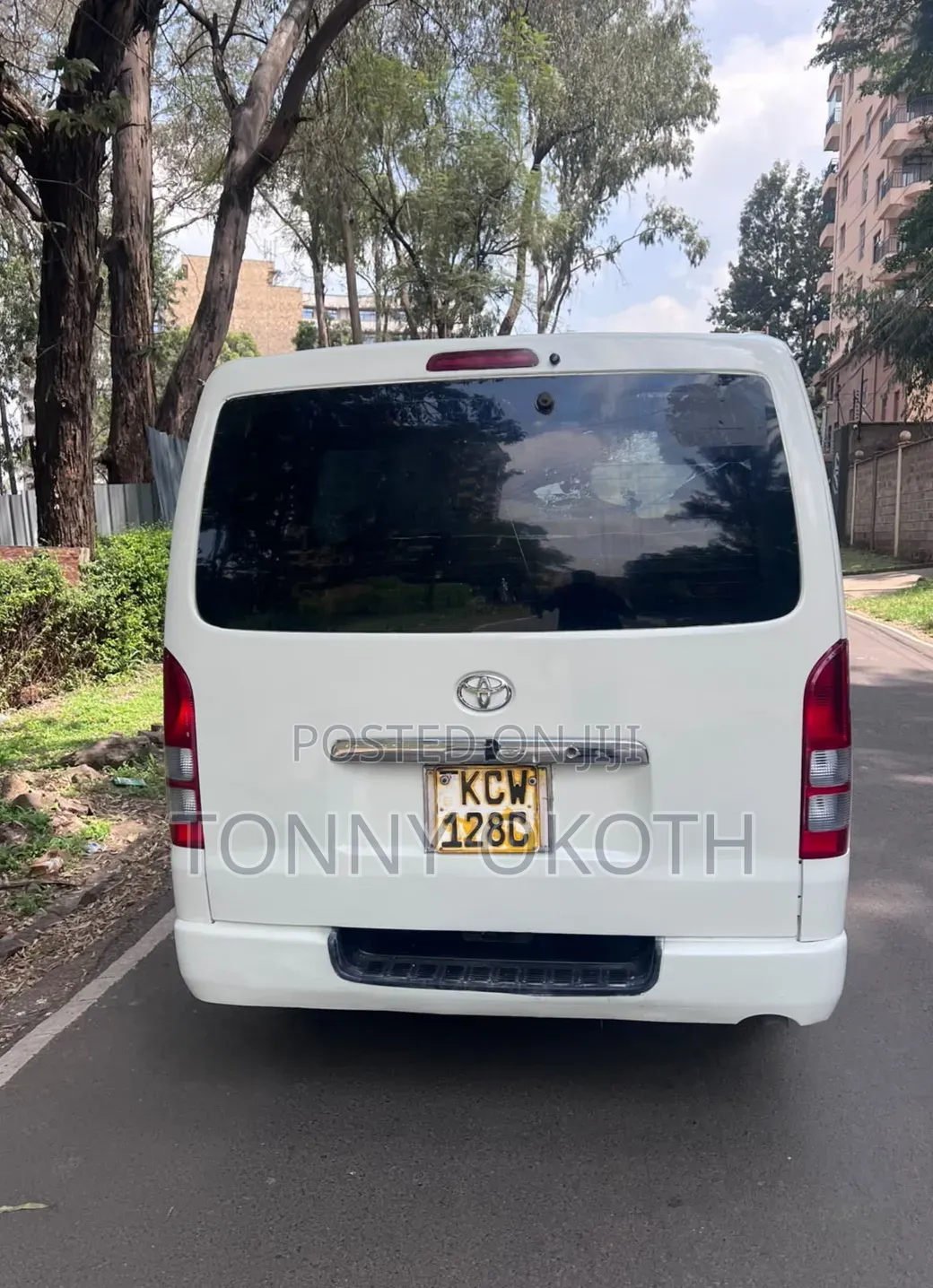 Toyota Grand HiAce 2013 White