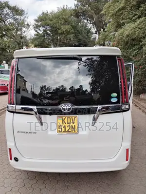 Toyota Esquire 2019 White