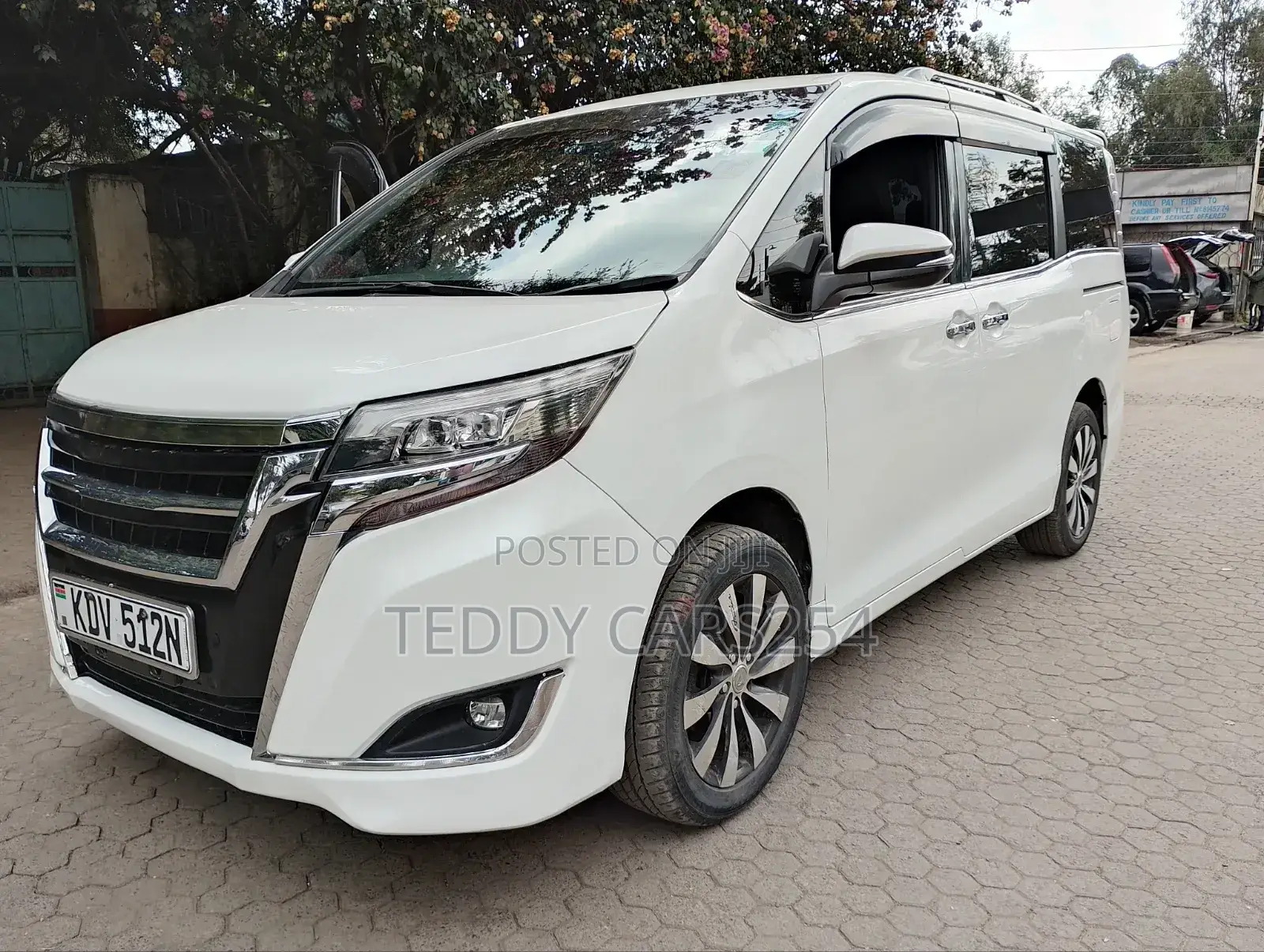 Toyota Esquire 2019 White