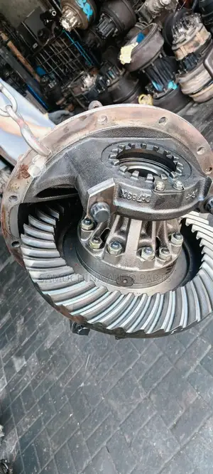 Rear Diff Isuzu FVR 90 or DQR , Ratio 8/41