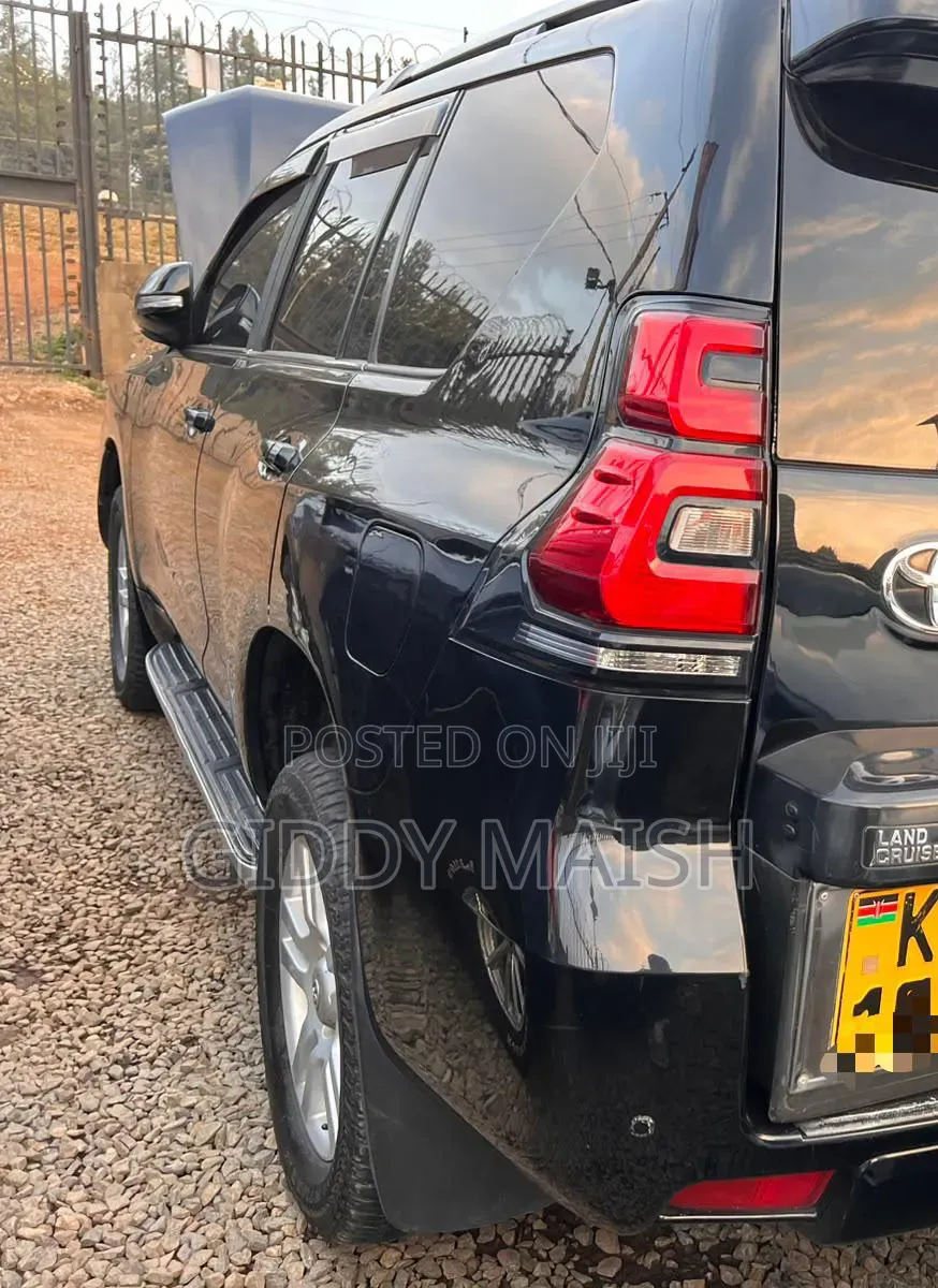 Toyota Land Cruiser Prado 2013 Black